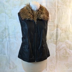 New! OSO Casuals vegan leather vest w “fur” collar